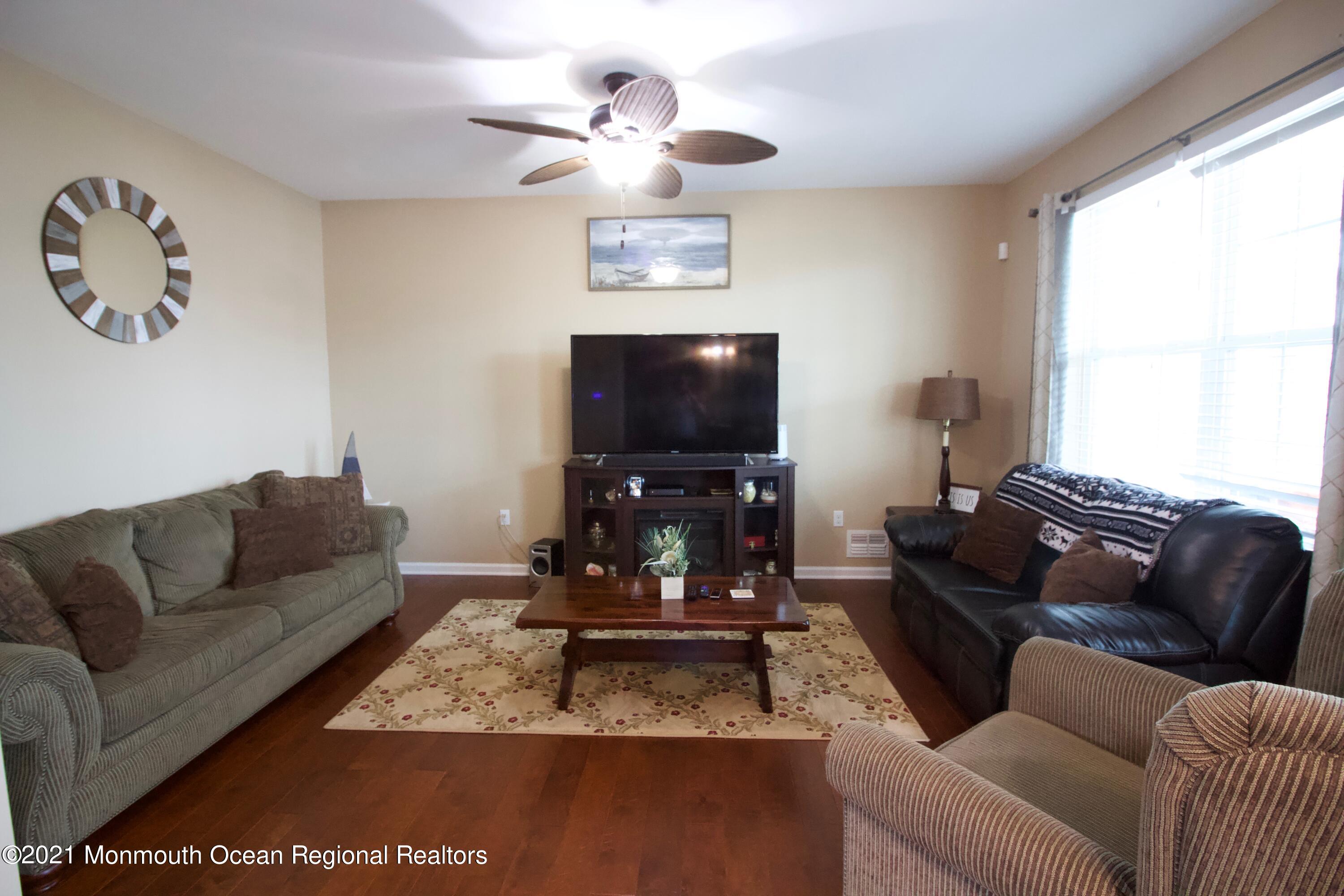 727 Drum Point Road Brick, NJ 08723 - Photo 10 of 26 IMG_4916