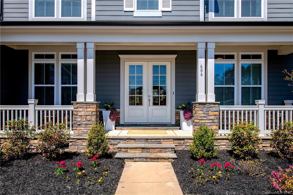 606 Bucks Quarry Court Fort Mill, SC 29708 - Photo 2 of 32 Gallery Image 2
