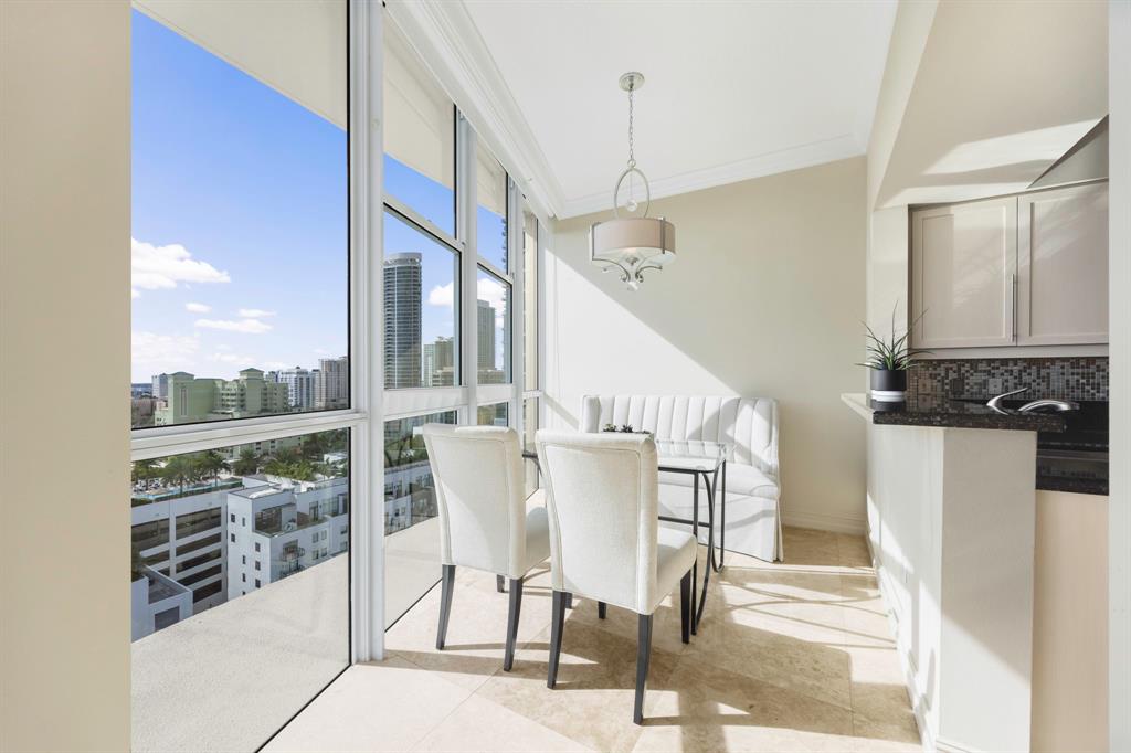 111 Southeast 8th Avenue, Unit PH1701 Fort Lauderdale, FL 33301 - Photo 11 of 33 Breakfast
