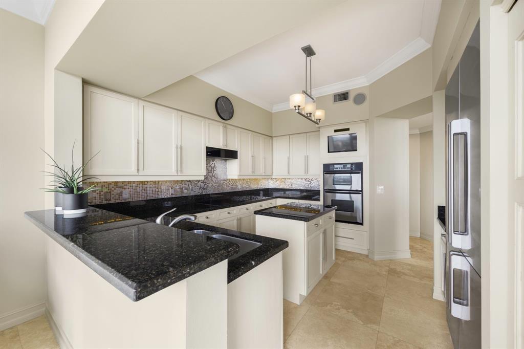 111 Southeast 8th Avenue, Unit PH1701 Fort Lauderdale, FL 33301 - Photo 12 of 33 Kitchen