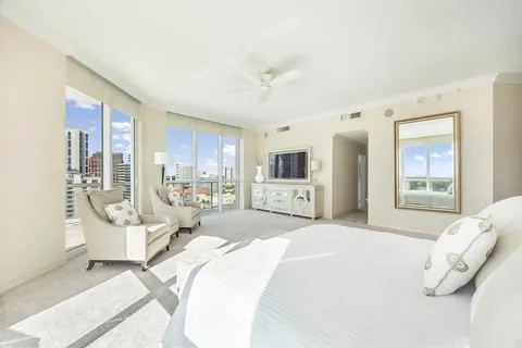 $1,675,000 | 111 Southeast 8th Avenue, Unit PH1701, Fort Lauderdale, FL 33301