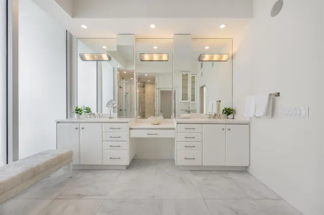 $1,675,000 | 111 Southeast 8th Avenue, Unit PH1701, Fort Lauderdale, FL 33301