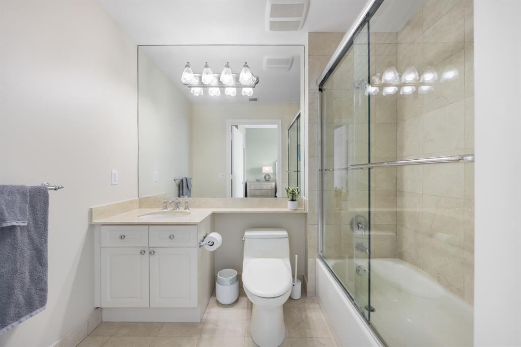 111 Southeast 8th Avenue, Unit PH1701 Fort Lauderdale, FL 33301 - Photo 23 of 33 Guest Bath