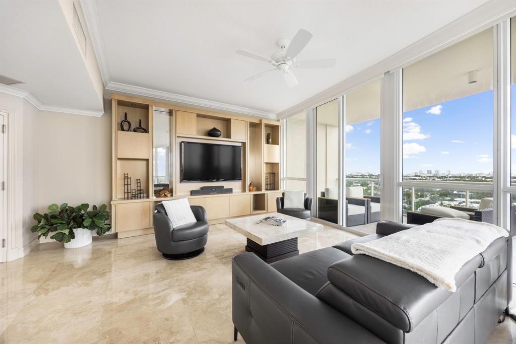 111 Southeast 8th Avenue, Unit PH1701 Fort Lauderdale, FL 33301 - Photo 3 of 33