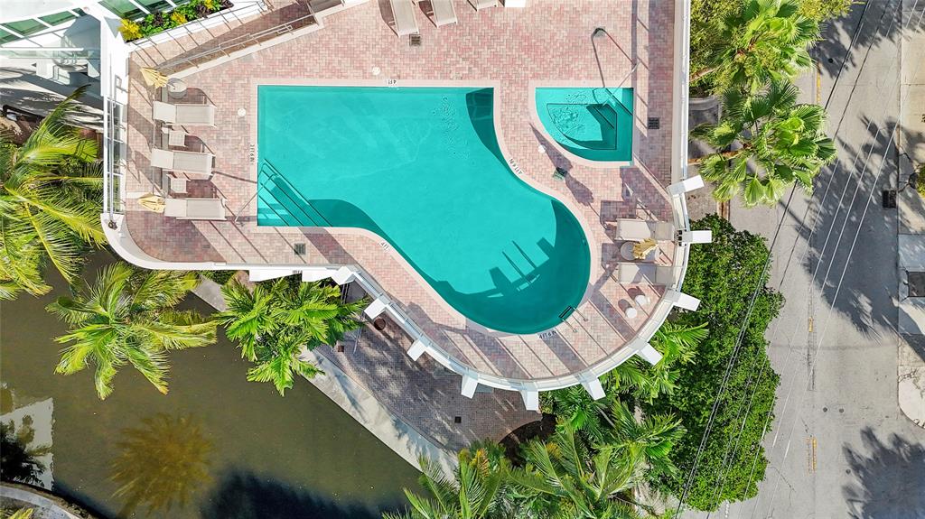 111 Southeast 8th Avenue, Unit PH1701 Fort Lauderdale, FL 33301 - Photo 32 of 33 Sun-Soaked Pool Desk