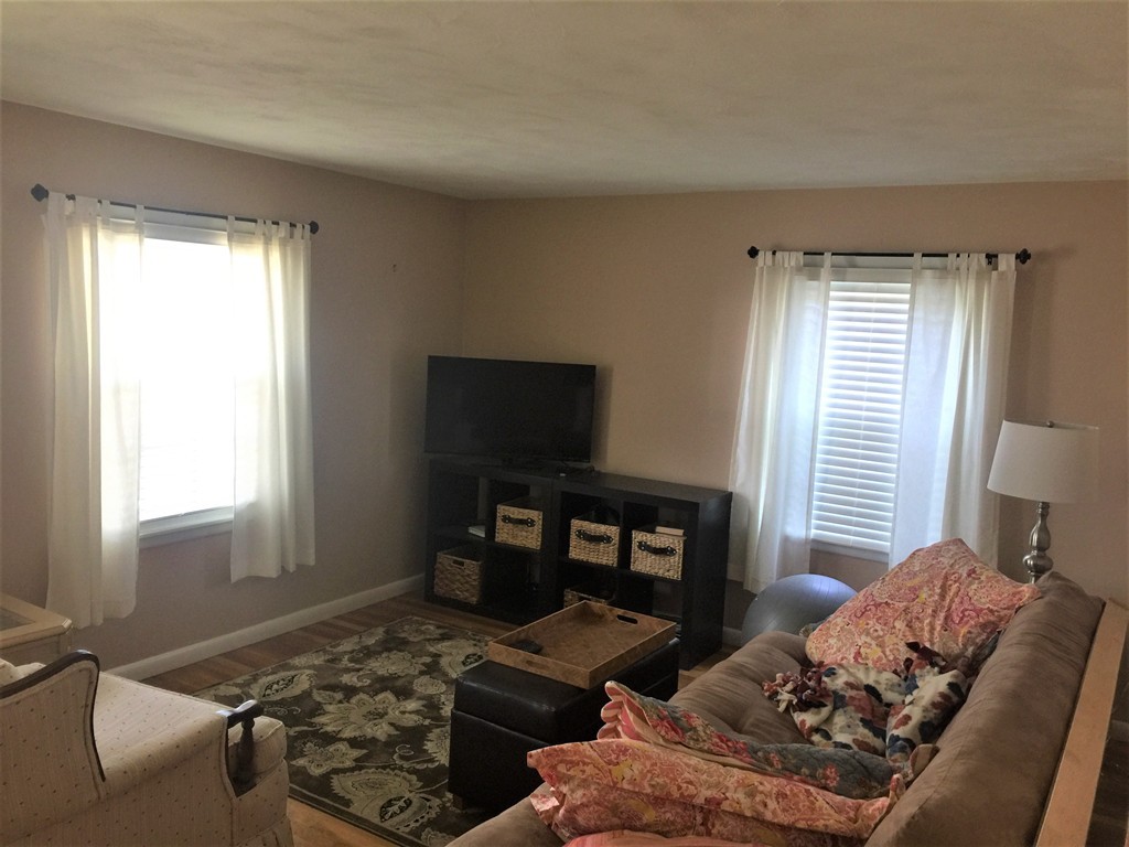 305 El Paso Street Springfield, MA 01104 - Photo 4 of 9 Gallery Image 4