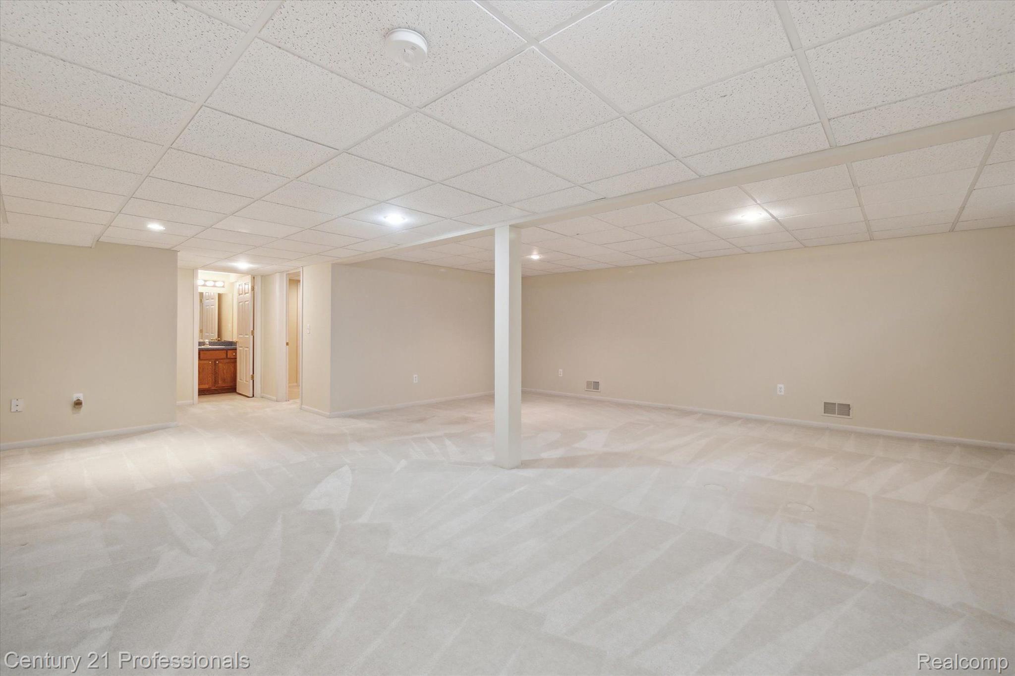 1122 Churchill Circle Rochester, MI 48307 - Photo 31 of 47 Gallery Image 31