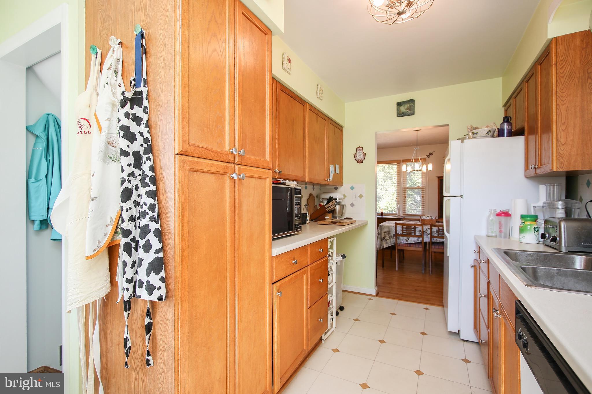 17131 Longdraft Road Gaithersburg, MD 20878 - Photo 15 of 30 Kitchen