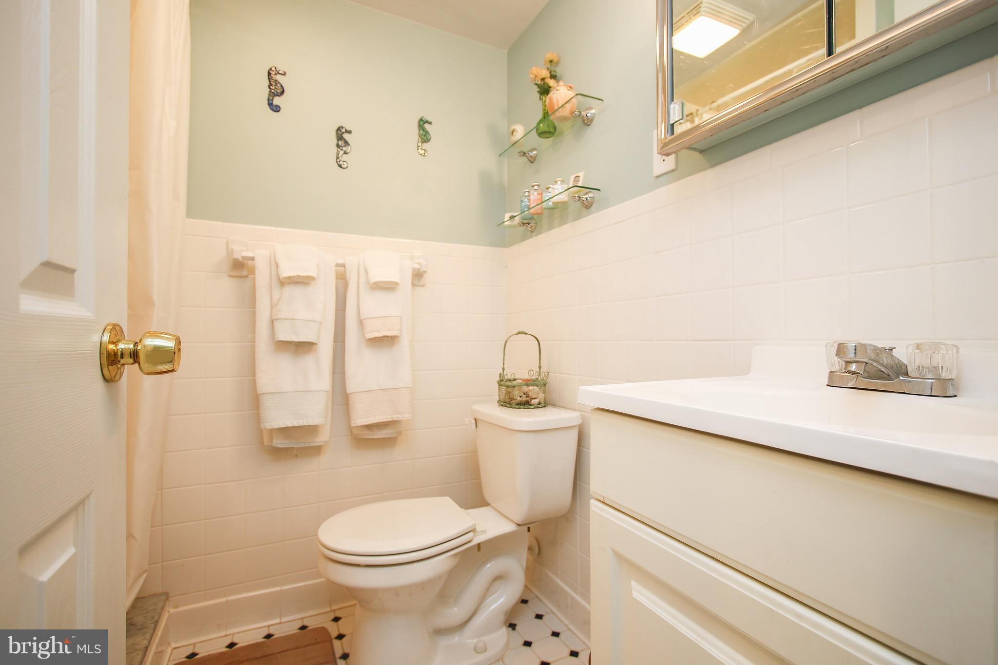17131 Longdraft Road Gaithersburg, MD 20878 - Photo 28 of 30 Bath
