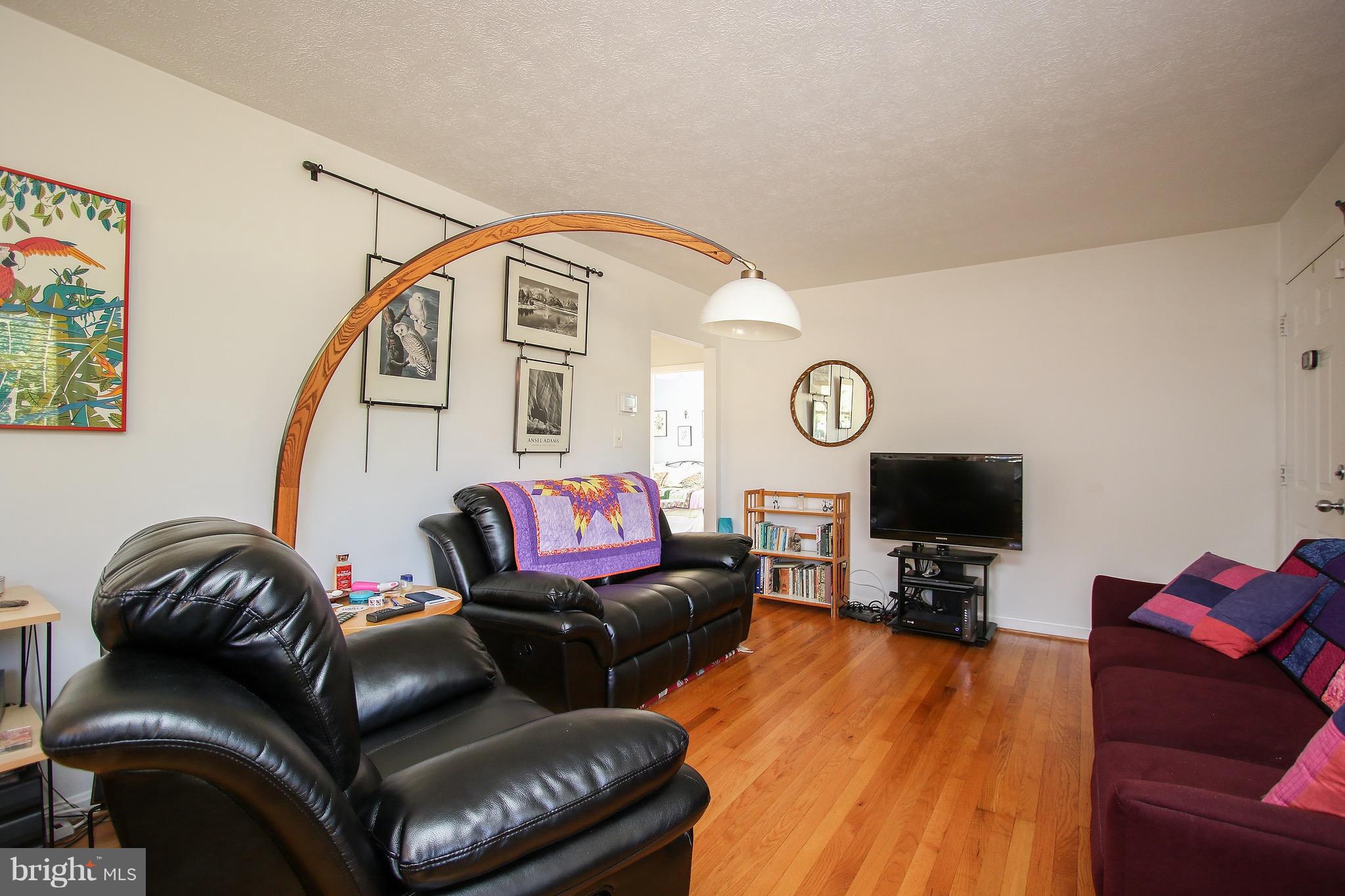 17131 Longdraft Road Gaithersburg, MD 20878 - Photo 8 of 30 Living Room