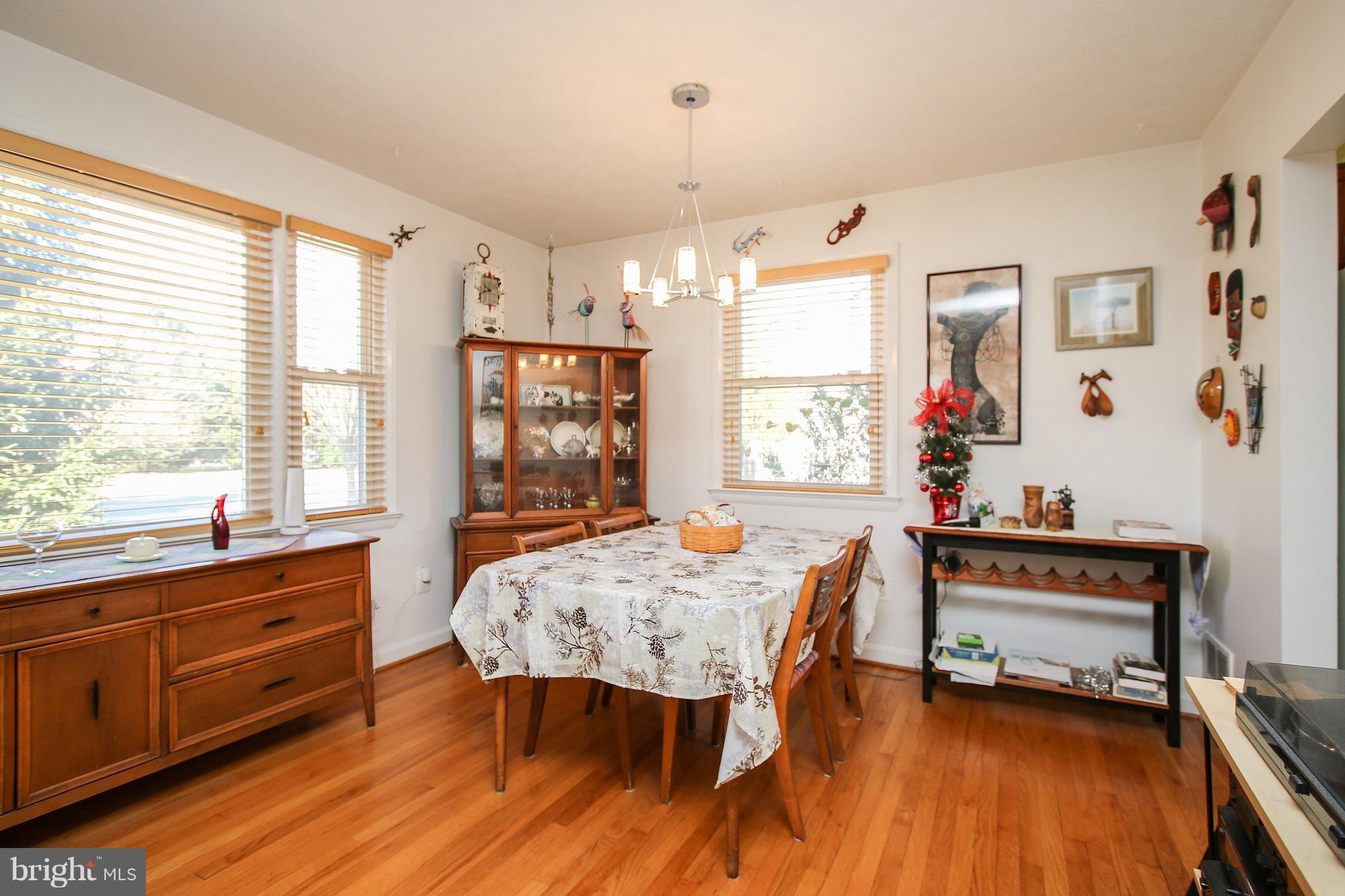 17131 Longdraft Road Gaithersburg, MD 20878 - Photo 10 of 30 Dining Room