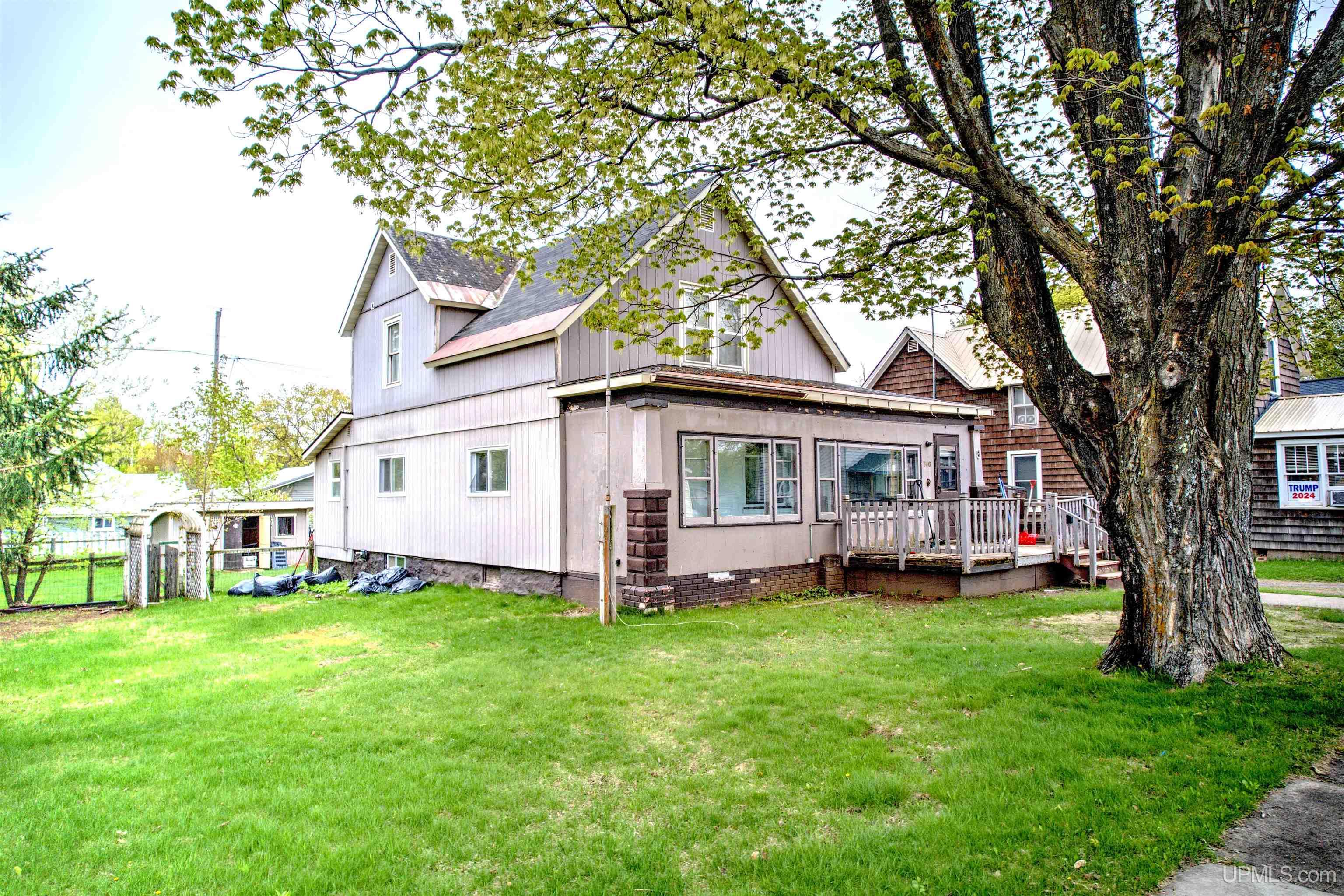 746 Maurice Street Ishpeming, MI 49849 - Photo 1 of 31