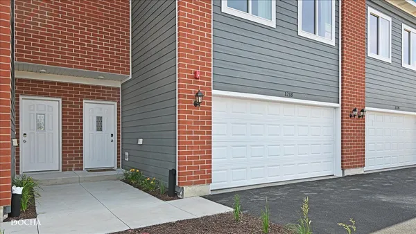 $343,500 | 1218 Gillespie Lane, Yorkville, IL 60560