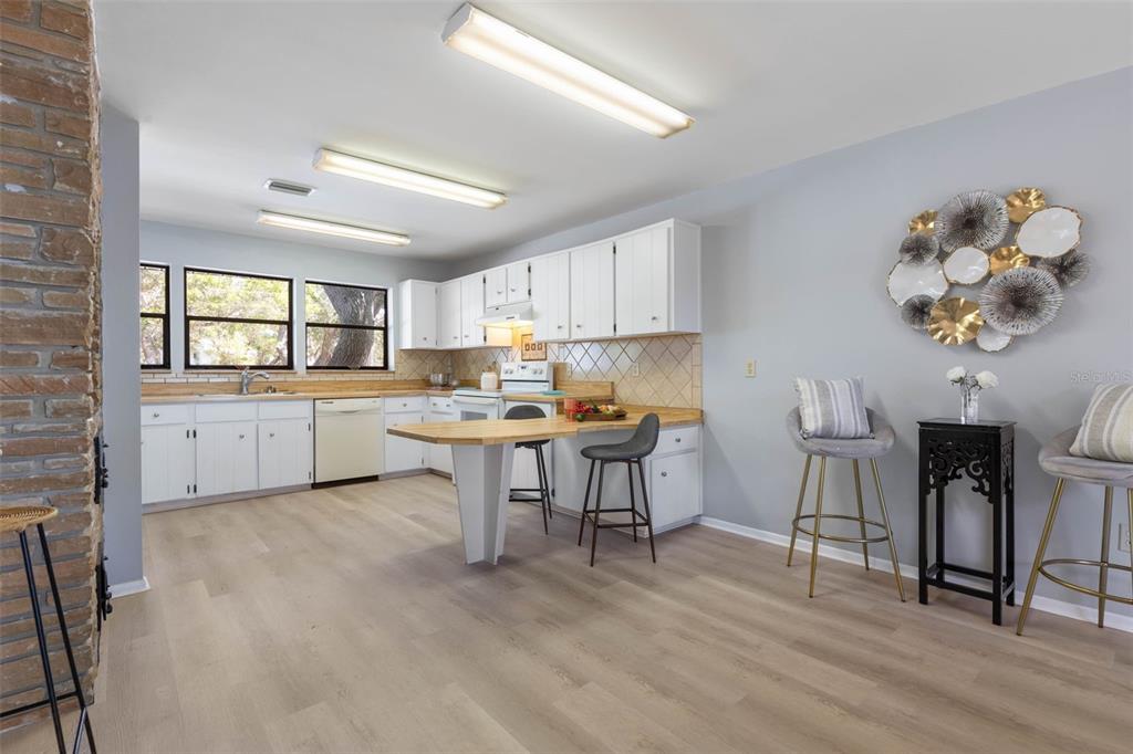 2260 John Anderson Drive Ormond Beach, FL 32176 - Photo 27 of 84