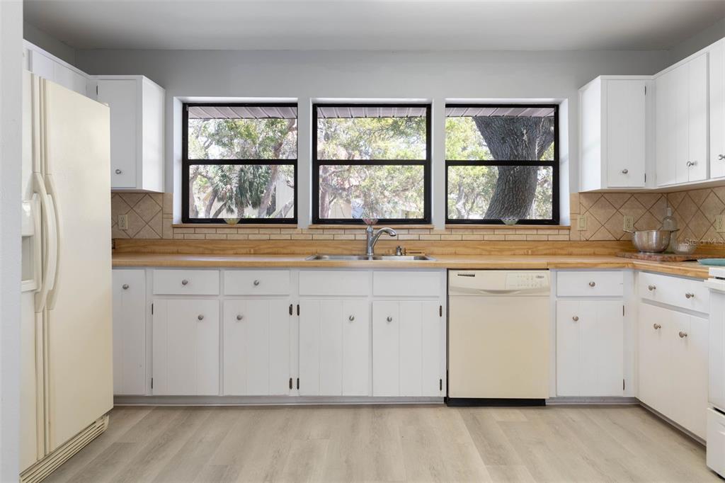 2260 John Anderson Drive Ormond Beach, FL 32176 - Photo 30 of 84