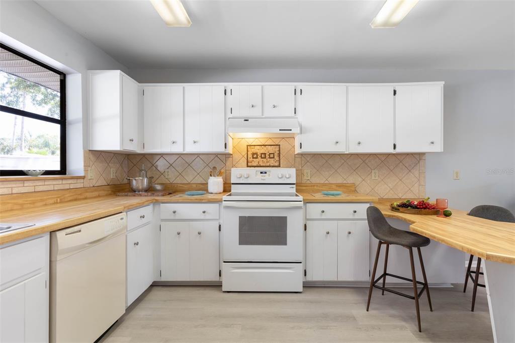 2260 John Anderson Drive Ormond Beach, FL 32176 - Photo 31 of 84