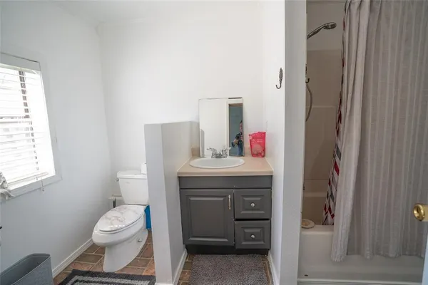 $255,000 | 631 West Austin Street, Paris, TX 75460