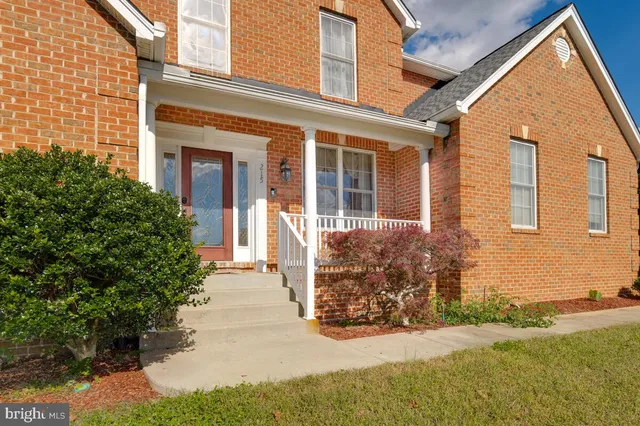 $769,000 | 215 Hoile Lane, Huntingtown, MD 20639