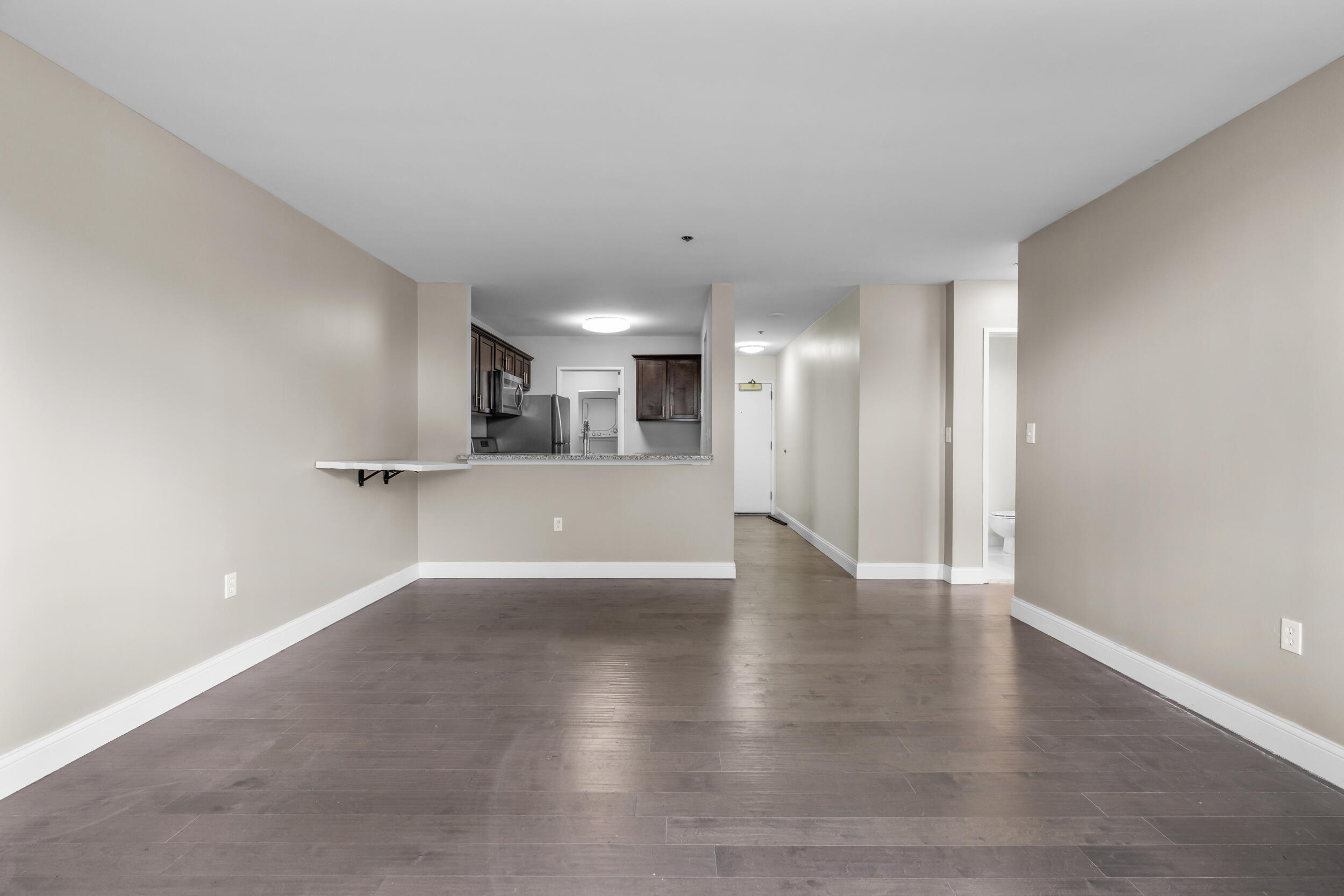 250 East Harbortown Drive, Unit 103 Detroit, MI 48207 - Photo 11 of 25 051