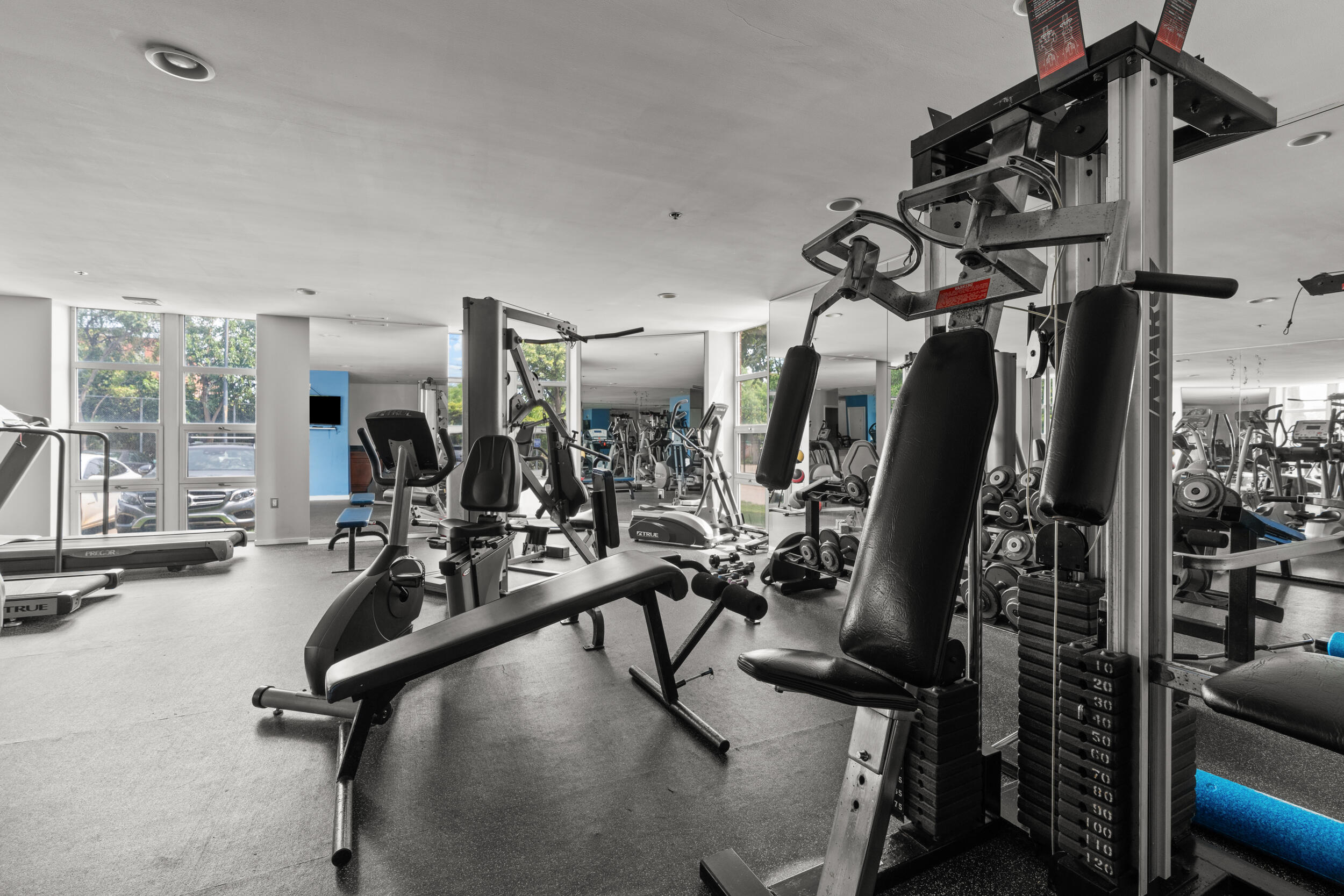 250 East Harbortown Drive, Unit 103 Detroit, MI 48207 - Photo 17 of 25 098