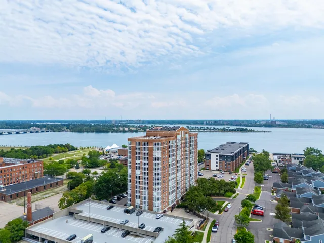 $1,700 | 250 East Harbortown Drive, Unit 103, Detroit, MI 48207