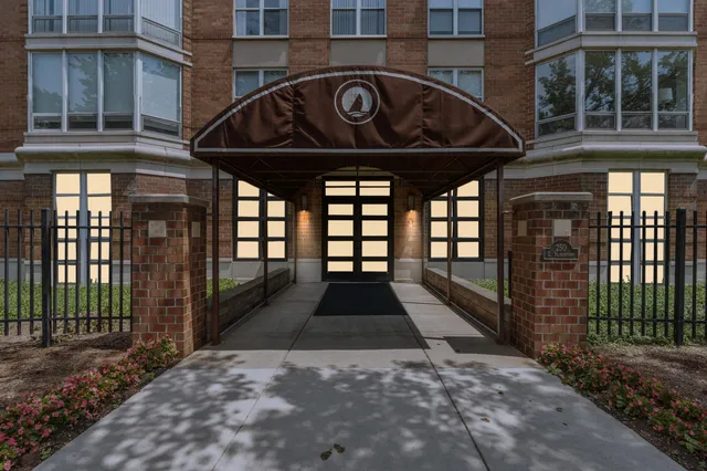 $1,700 | 250 East Harbortown Drive, Unit 103, Detroit, MI 48207