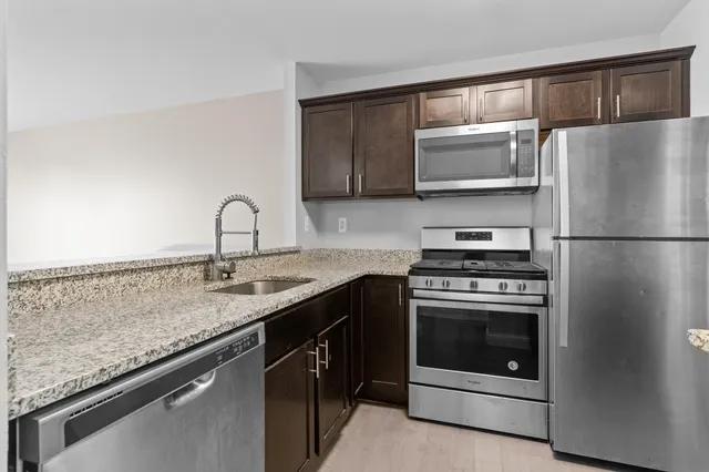 $1,700 | 250 East Harbortown Drive, Unit 103, Detroit, MI 48207