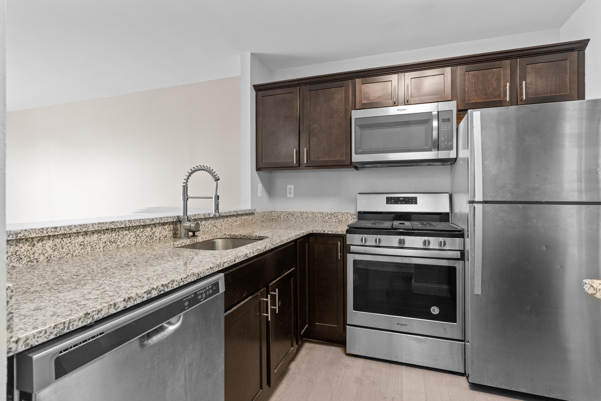 250 East Harbortown Drive, Unit 103 Detroit, MI 48207 - Photo 8 of 25 061