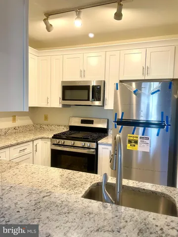 $1,995 | 20292 Beechwood Terrace, Unit 201, Ashburn, VA 20147