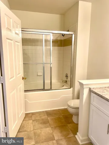 $1,995 | 20292 Beechwood Terrace, Unit 201, Ashburn, VA 20147