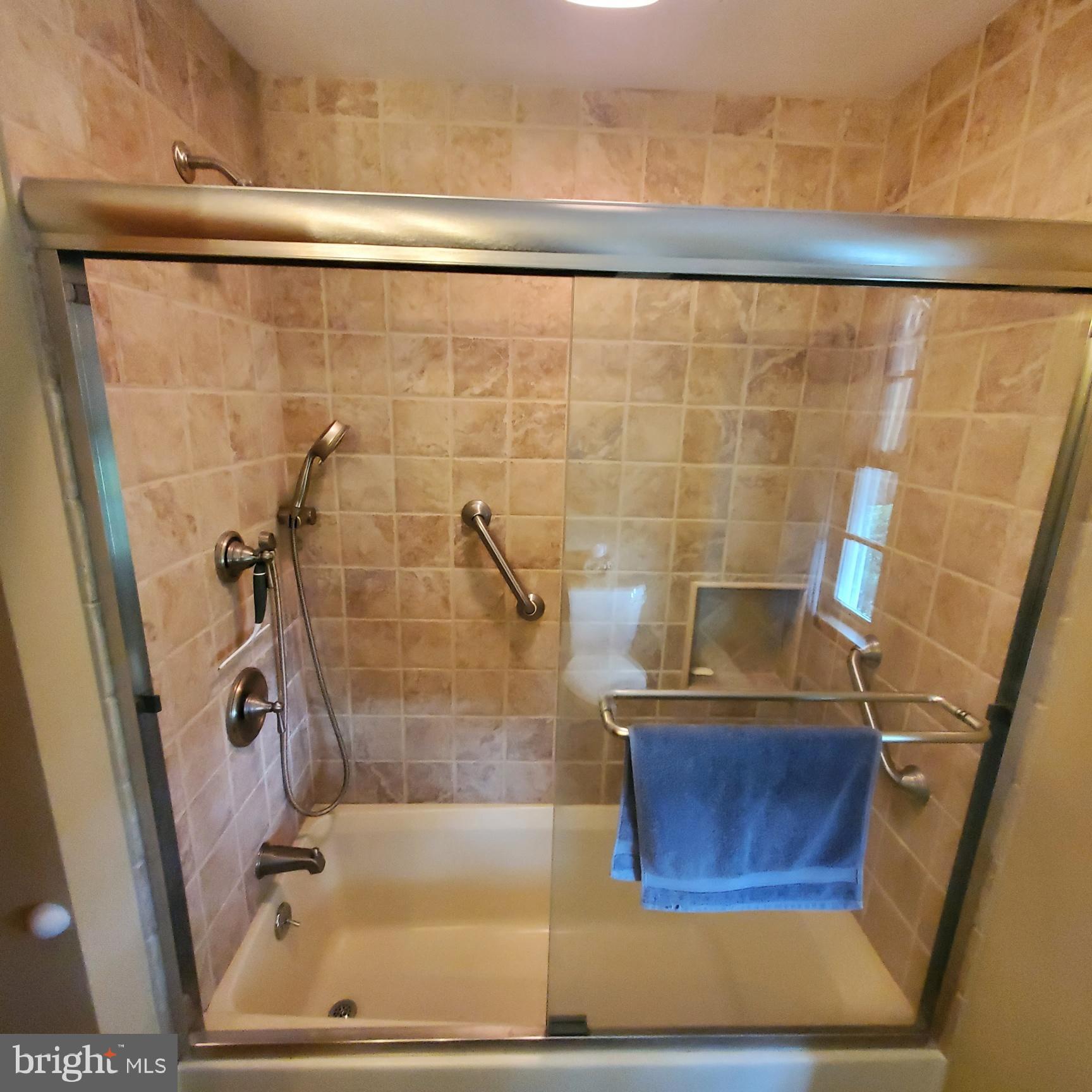 291 Acton Station Road Salem, NJ 08079 - Photo 35 of 45 a bathroom with a bathtub
