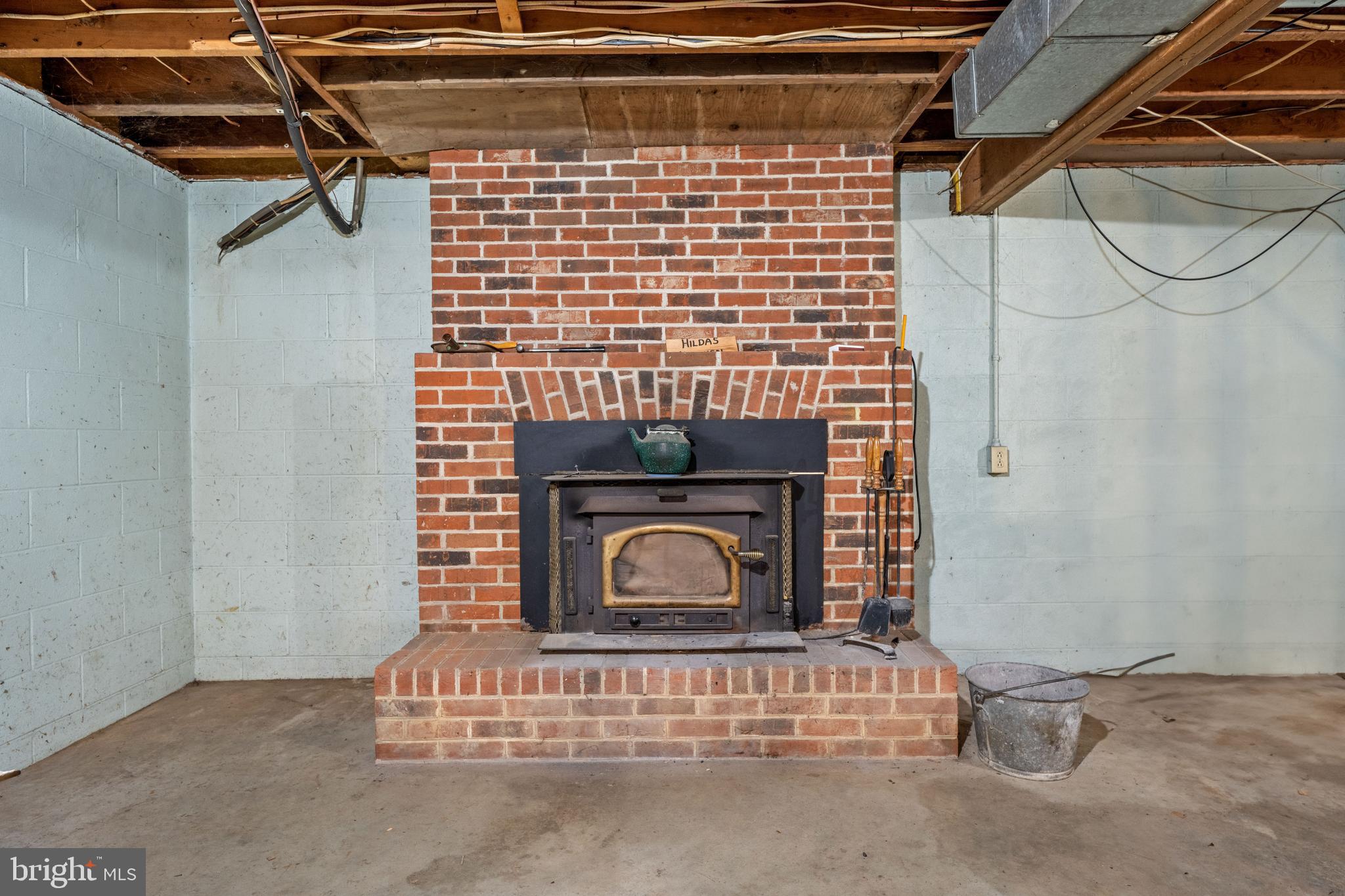 291 Acton Station Road Salem, NJ 08079 - Photo 44 of 45 a living room with a fireplace