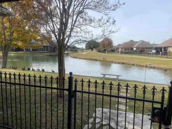 $292,000 | 6029 Courtyard Drive, Gonzales, LA 70737