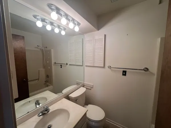 $299,000 | 2253 Edington Drive Southeast, Grand Rapids, MI 49508