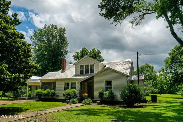 $425,000 | 85 Barrack Road, Yazoo City, MS 39194