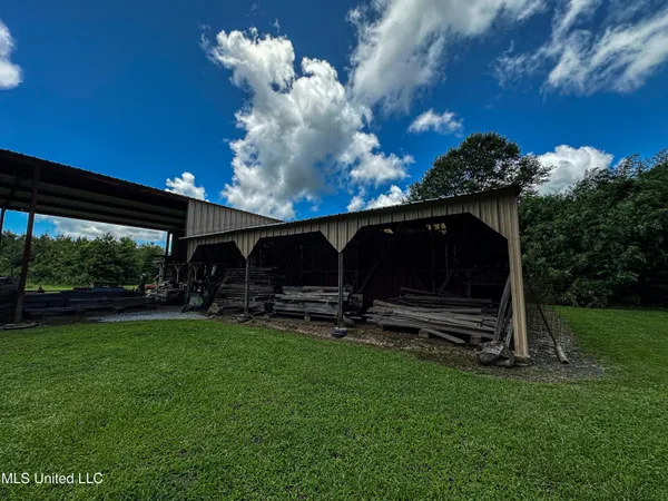 $425,000 | 85 Barrack Road, Yazoo City, MS 39194