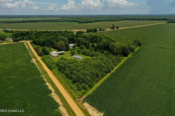$425,000 | 85 Barrack Road, Yazoo City, MS 39194