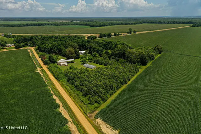 $425,000 | 85 Barrack Road, Yazoo City, MS 39194