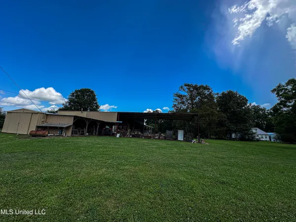 $425,000 | 85 Barrack Road, Yazoo City, MS 39194
