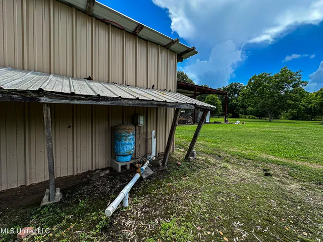 $425,000 | 85 Barrack Road, Yazoo City, MS 39194