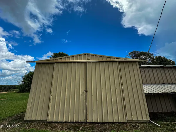 $425,000 | 85 Barrack Road, Yazoo City, MS 39194