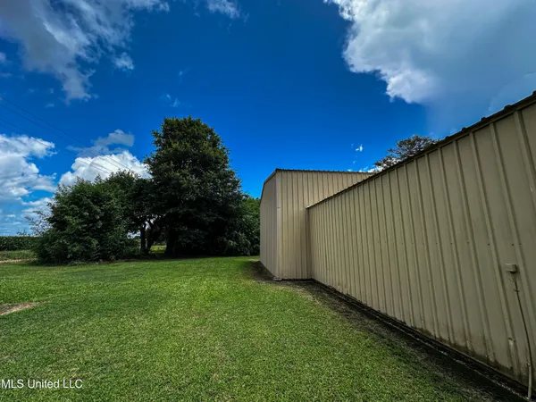 $425,000 | 85 Barrack Road, Yazoo City, MS 39194