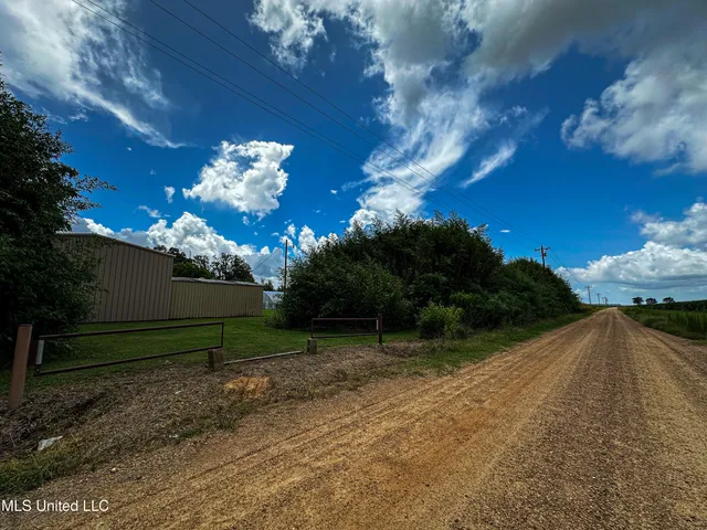 $425,000 | 85 Barrack Road, Yazoo City, MS 39194