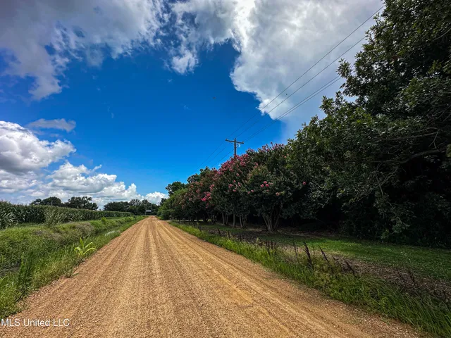$425,000 | 85 Barrack Road, Yazoo City, MS 39194