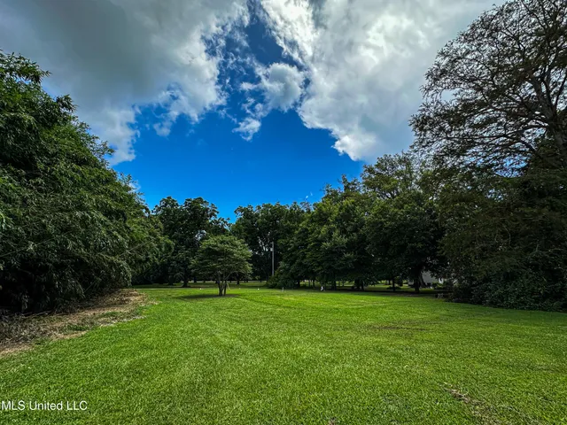 $425,000 | 85 Barrack Road, Yazoo City, MS 39194