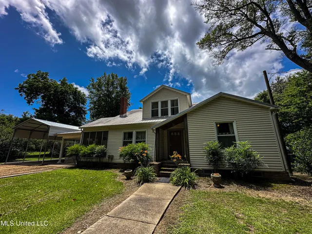 $425,000 | 85 Barrack Road, Yazoo City, MS 39194