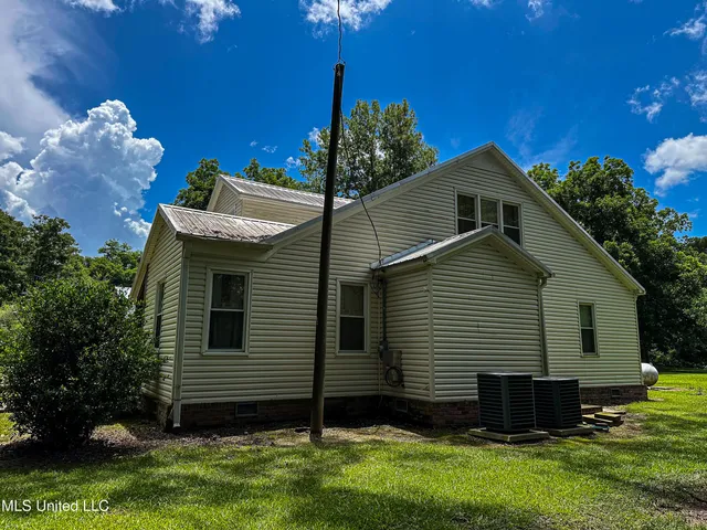 $425,000 | 85 Barrack Road, Yazoo City, MS 39194
