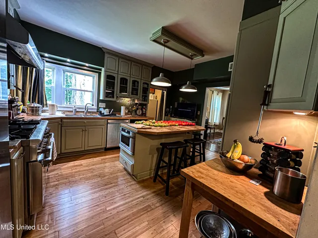 $425,000 | 85 Barrack Road, Yazoo City, MS 39194