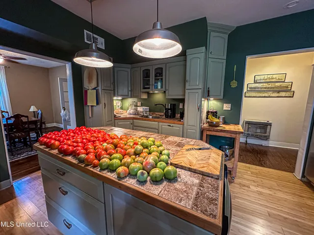 $425,000 | 85 Barrack Road, Yazoo City, MS 39194