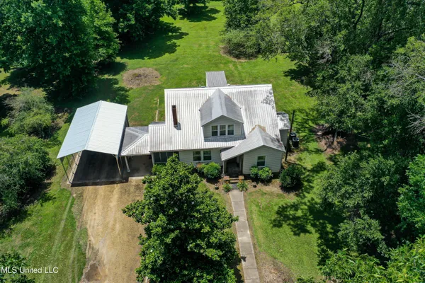 $425,000 | 85 Barrack Road, Yazoo City, MS 39194